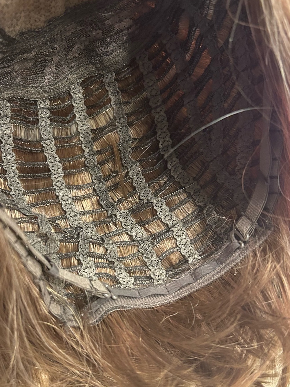 Classic Short Layered Bob Wig in Light Brown with Blonde Highlights - Picture 4 of 4